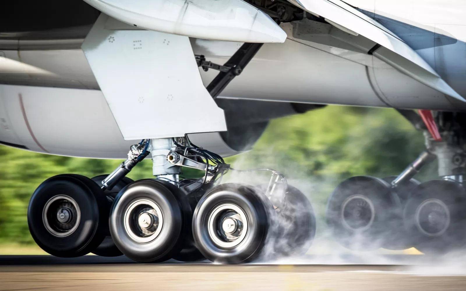 飞机起降控制系统