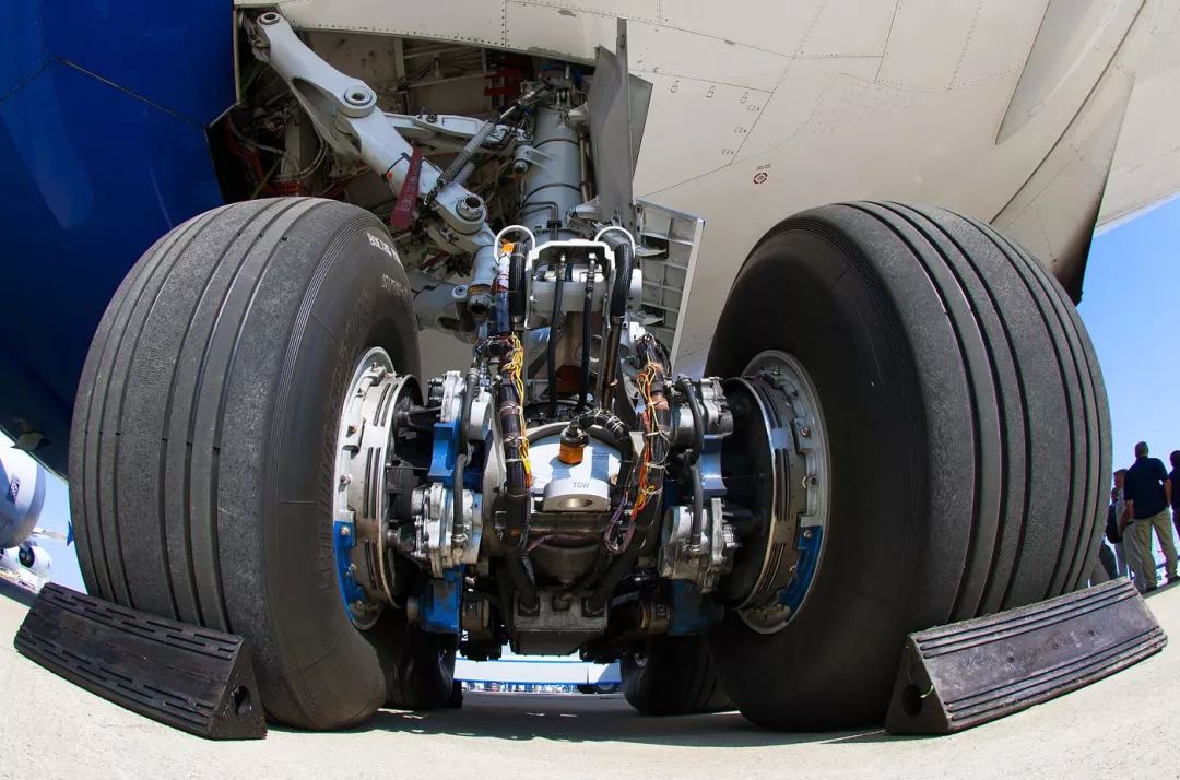 现代飞机刹车系统