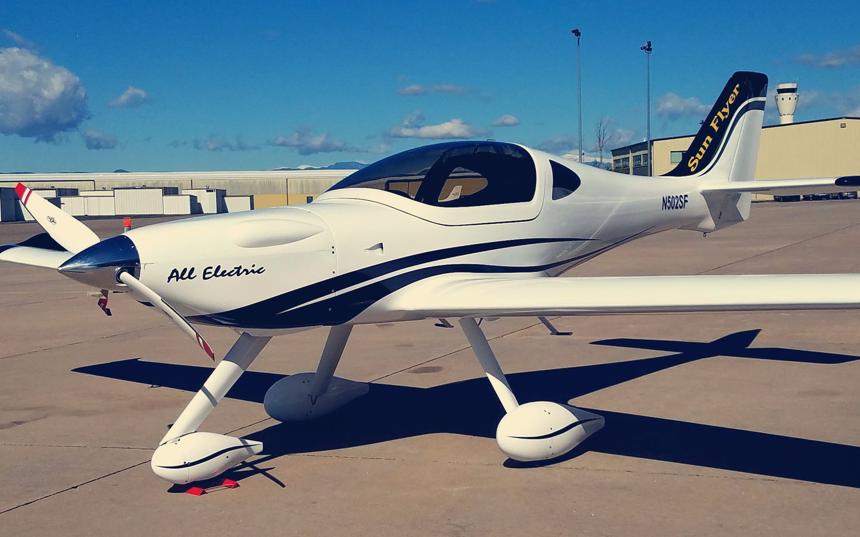 多蒸发器并联泵驱两相冷却系统